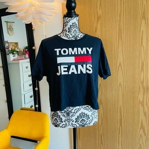 Tommy Hilfiger Women’s Navy Blue Relaxed Fit Cropped Logo T-Shirt Size M